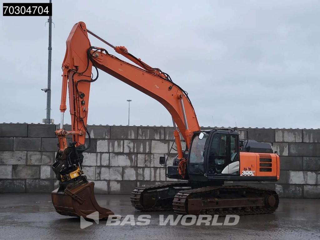 Hitachi ZX300 LC -6 Photo 2