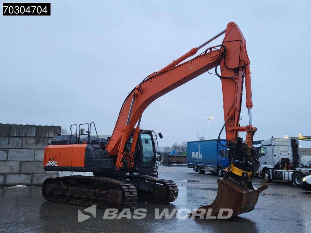 Hitachi ZX300 LC -6 Photo 8