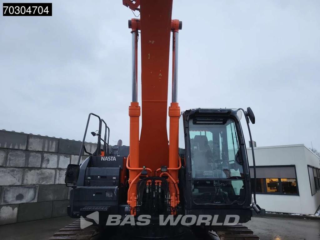 Hitachi ZX300 LC -6 Photo 9