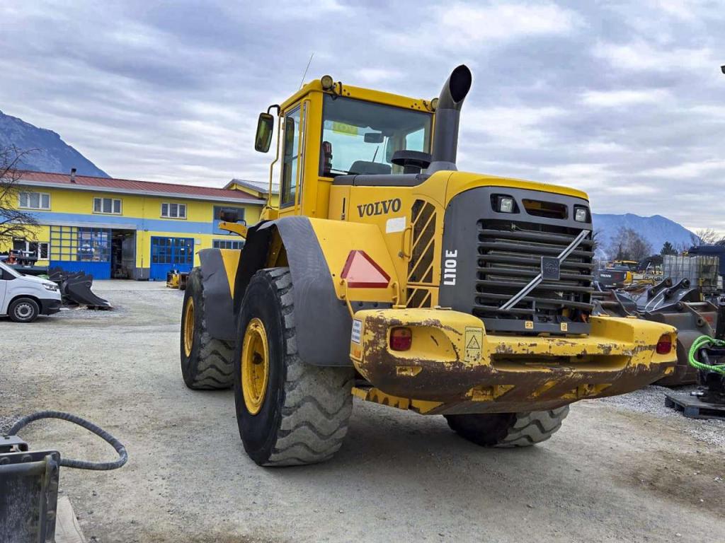 Volvo L110E Photo 2