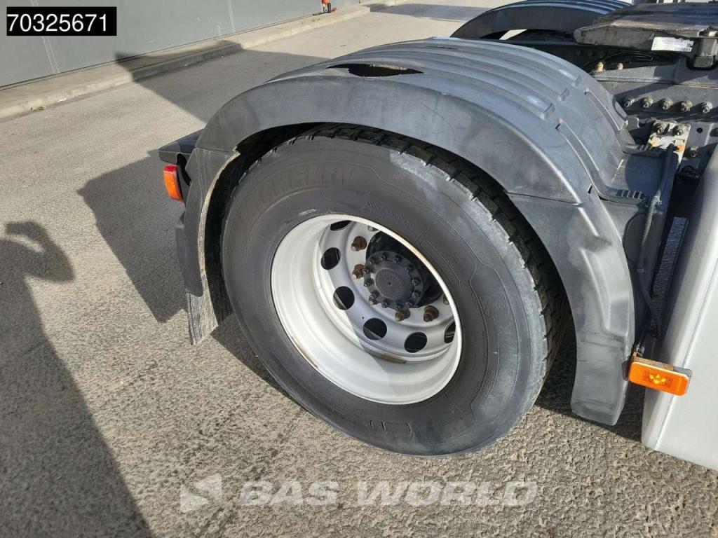 Volvo FH 460 4X2 2x Tanks Standklima Photo 17