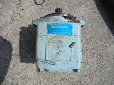 Pompe hydraulique pour Volvo L120C en vente par CERVETTI TRACTOR Srl