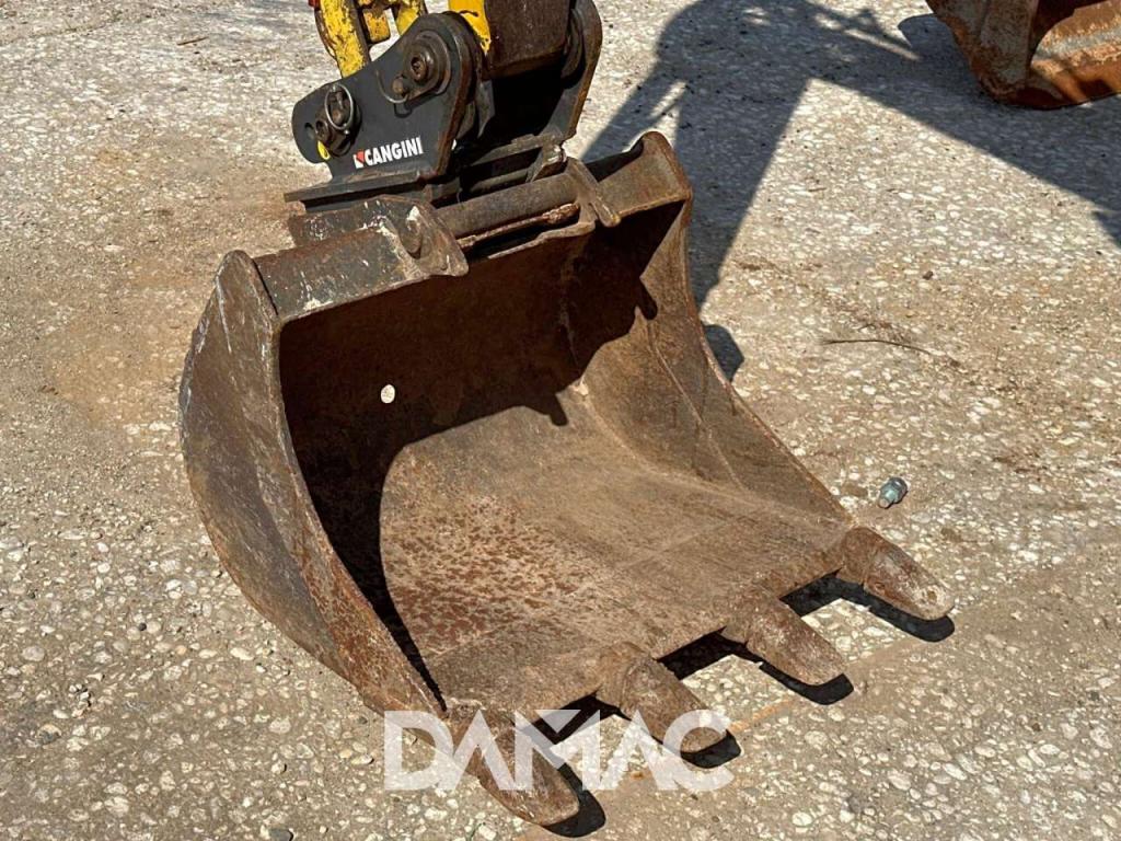 Komatsu PC26MR-3 Photo 16