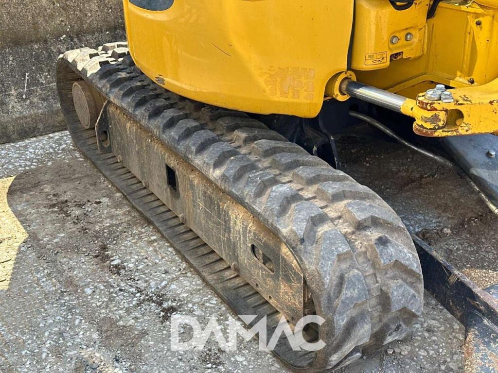 Komatsu PC26MR-3 Photo 18
