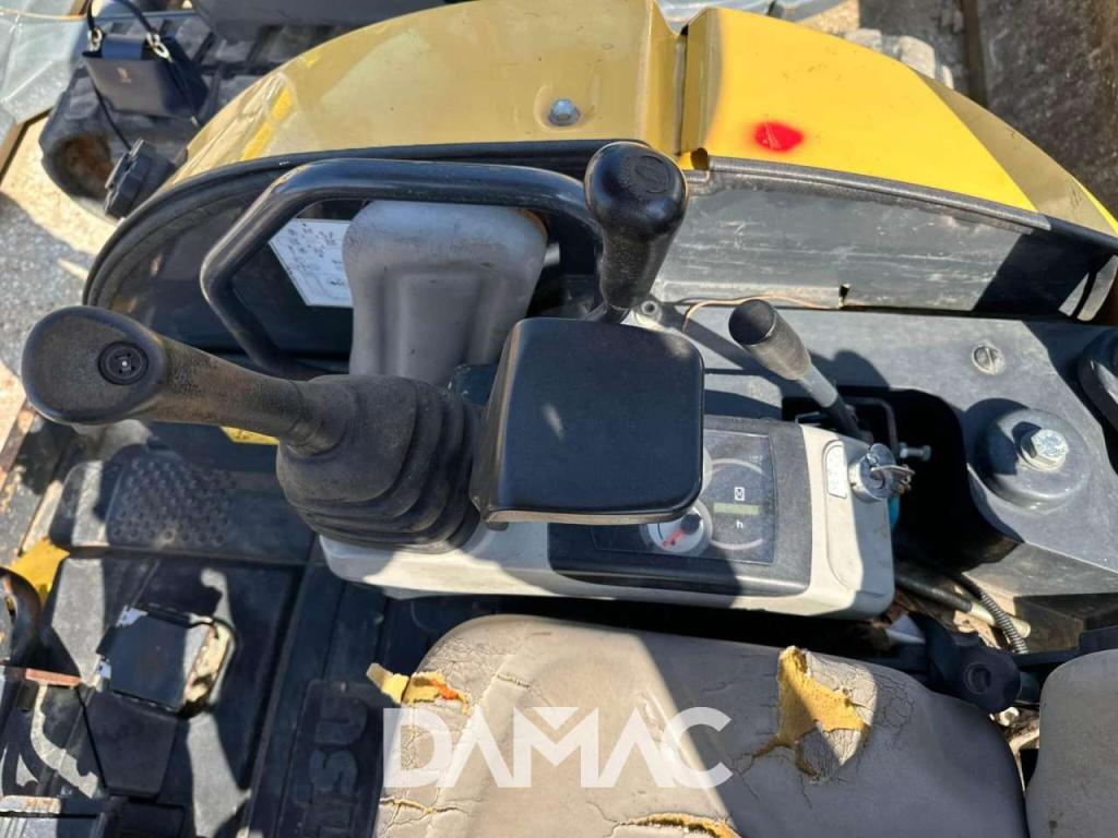Komatsu PC26MR-3 Photo 21