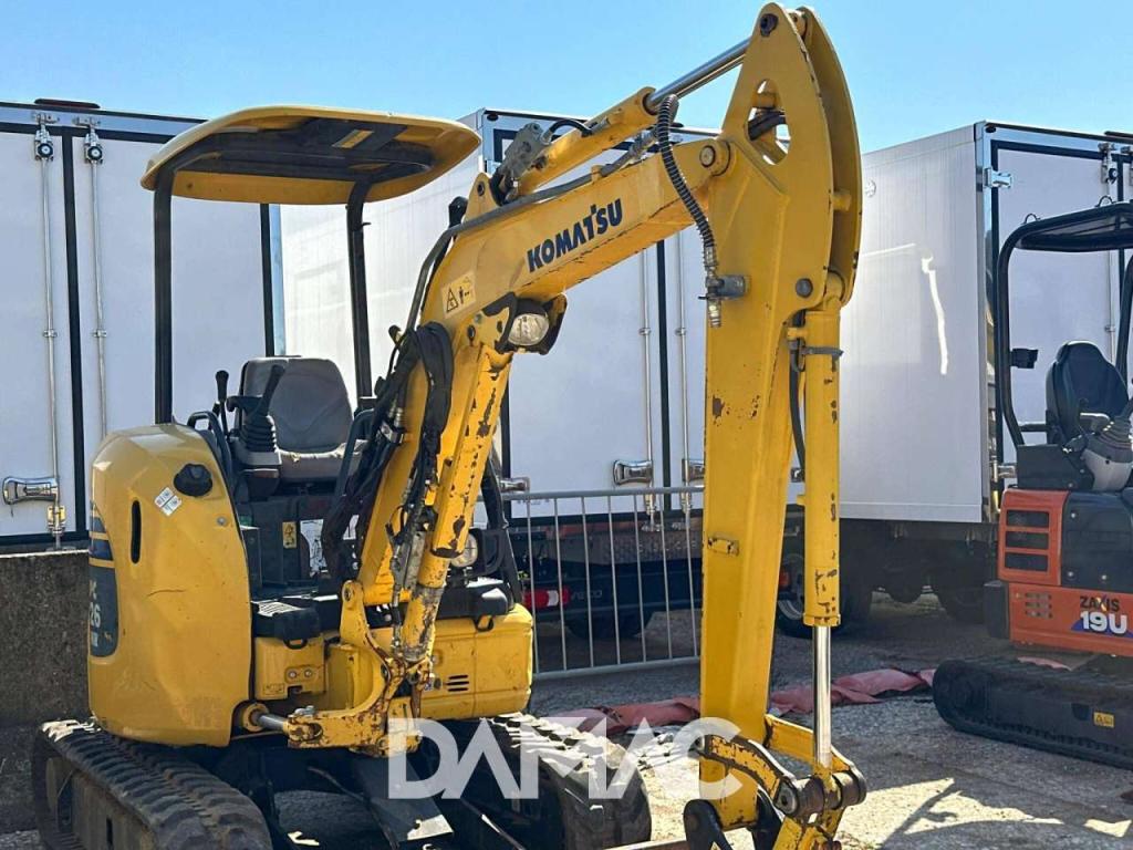 Komatsu PC26MR-3 Photo 4