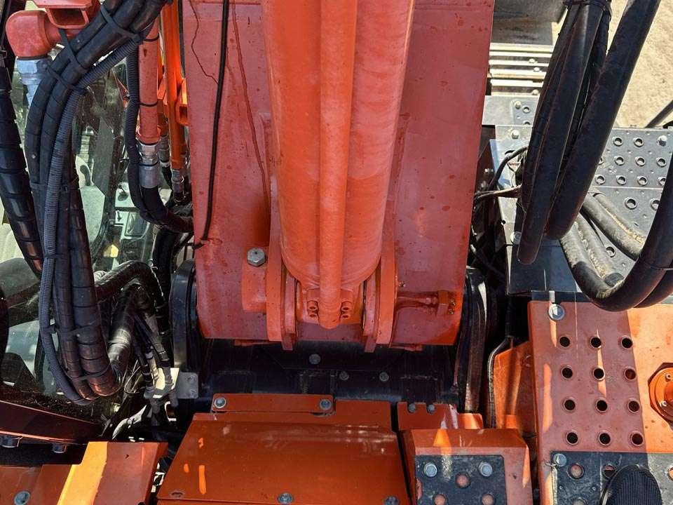 Hitachi ZX225USLC-6 Photo 13