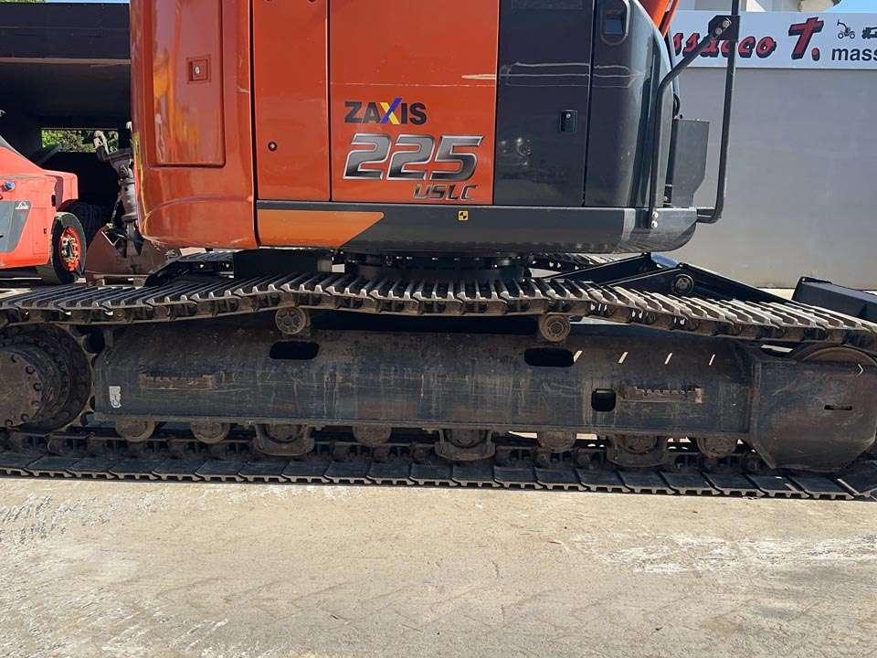 Hitachi ZX225USLC-6 Photo 4