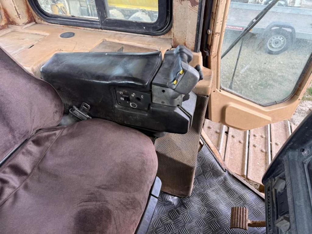 Caterpillar D5M-LGP Photo 7