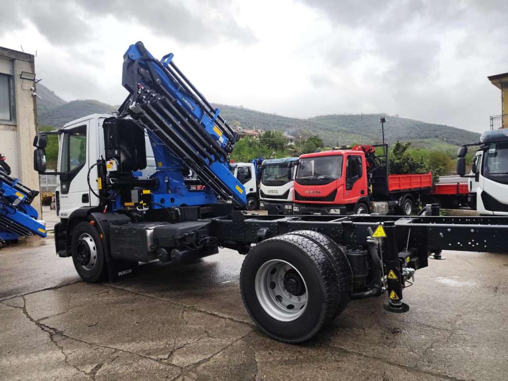 Iveco EUROCARGO 180-250 Photo 18