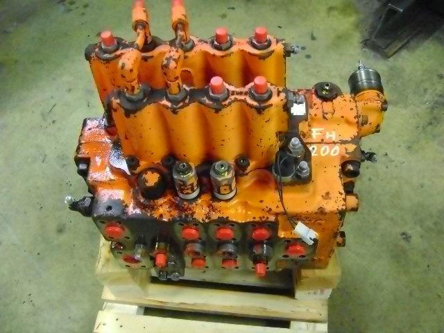 Distributeur hydraulique pour Fiat Hitachi FH 200 Photo 1
