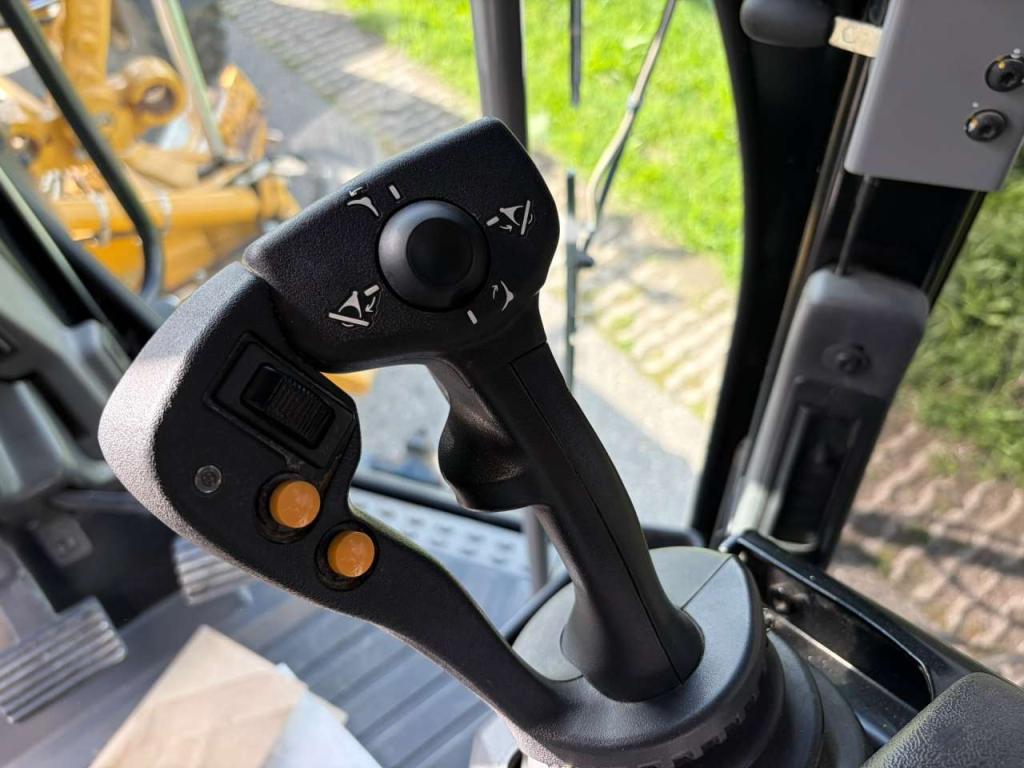 Caterpillar 140 AWD 15A CE / TUV / EPA Trimble prepared Photo 28