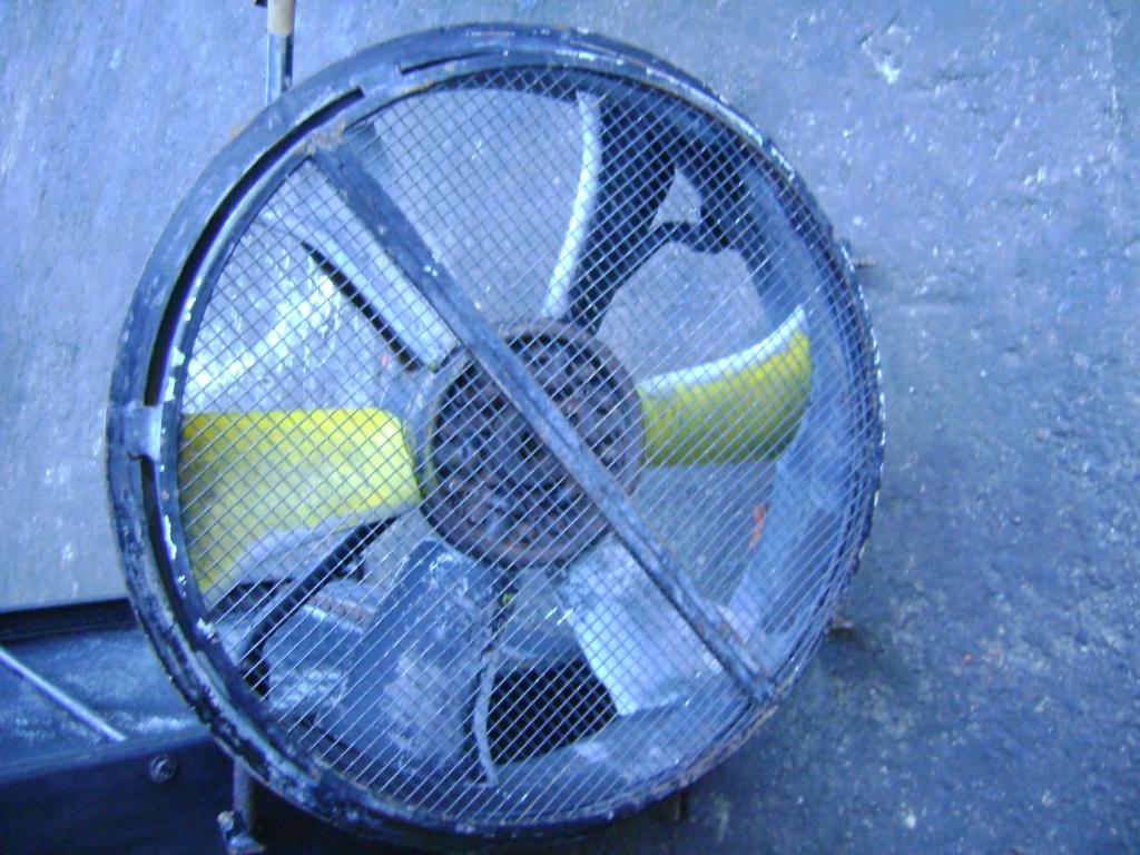Ventilateur de refroidissement pour Fiat Kobelco W 230 Photo 1