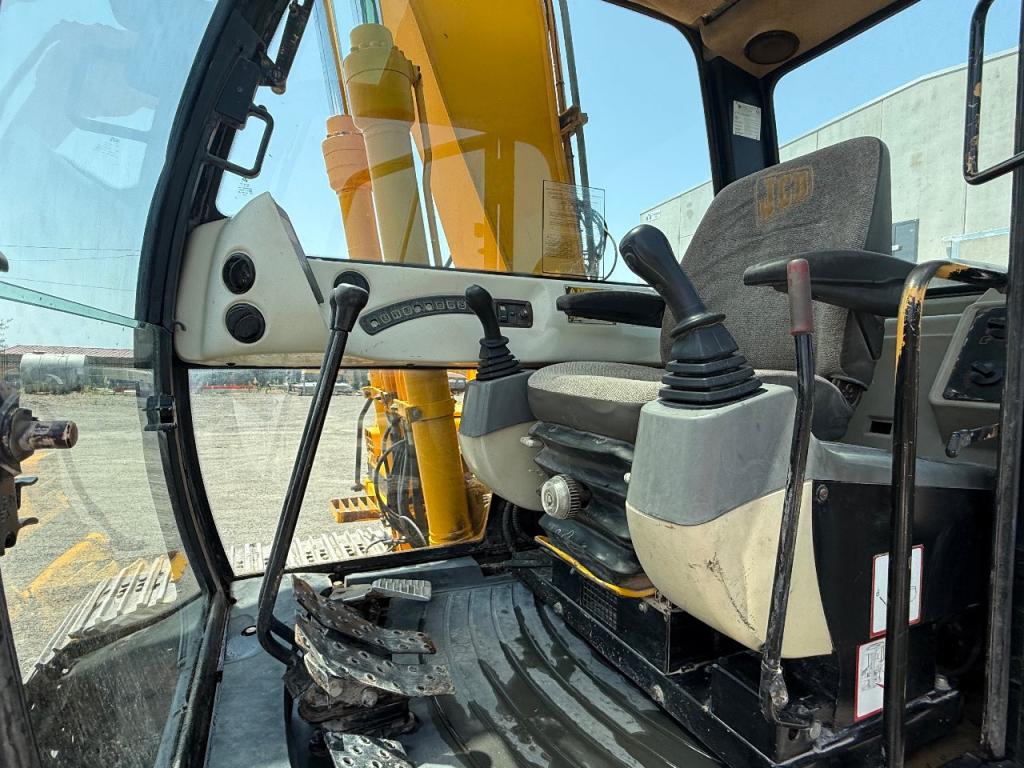 JCB Js130 Photo 10