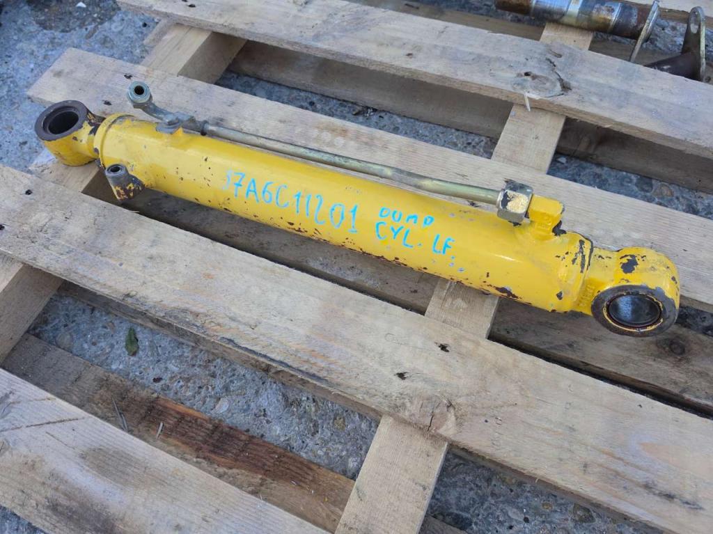 Komatsu SK815-5 Photo 21
