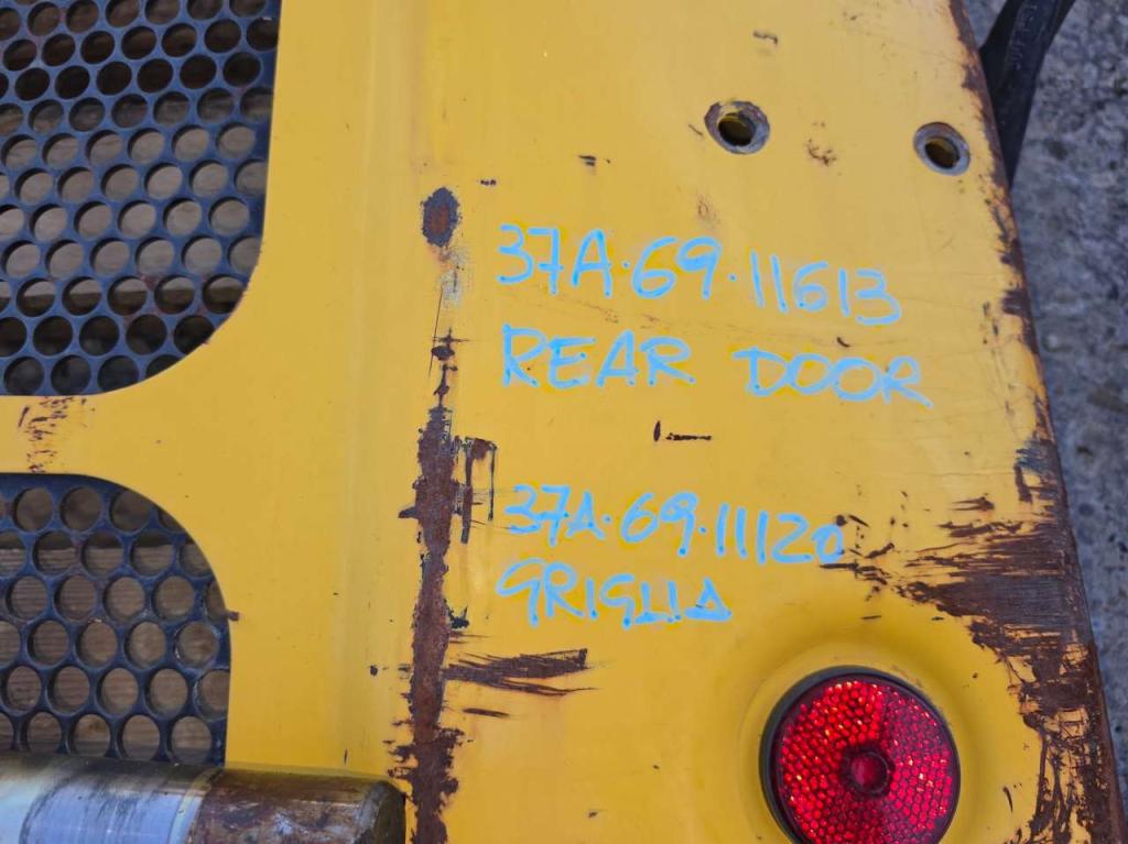 Komatsu SK815-5 Photo 23
