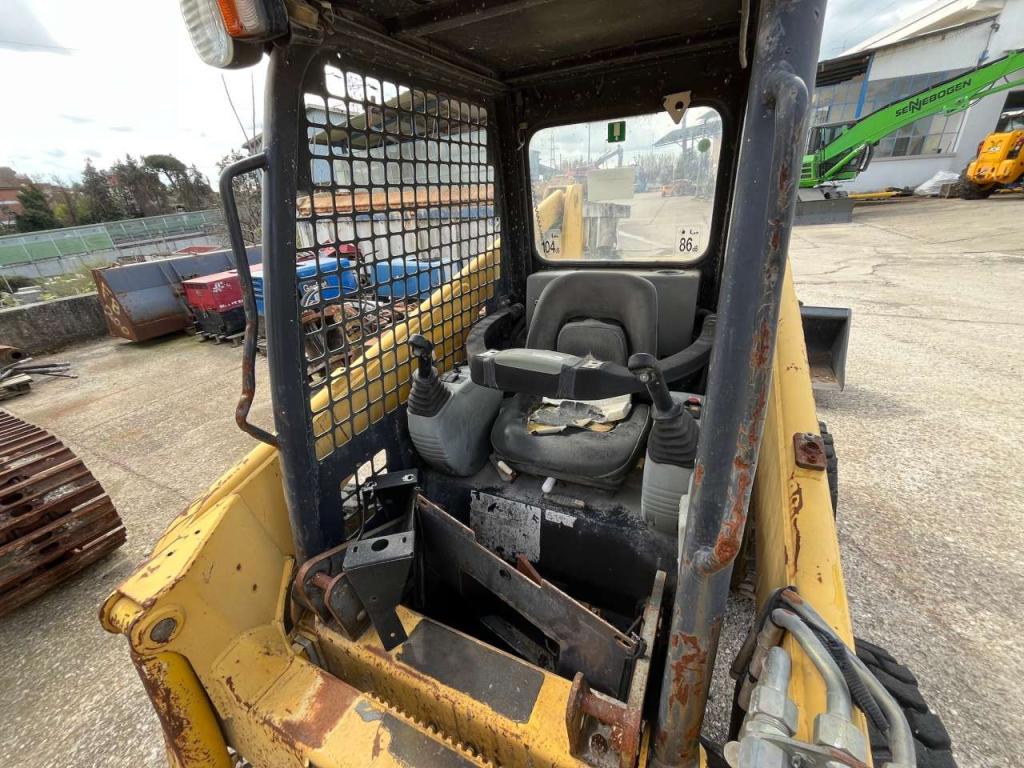 Komatsu SK815-5 Photo 6