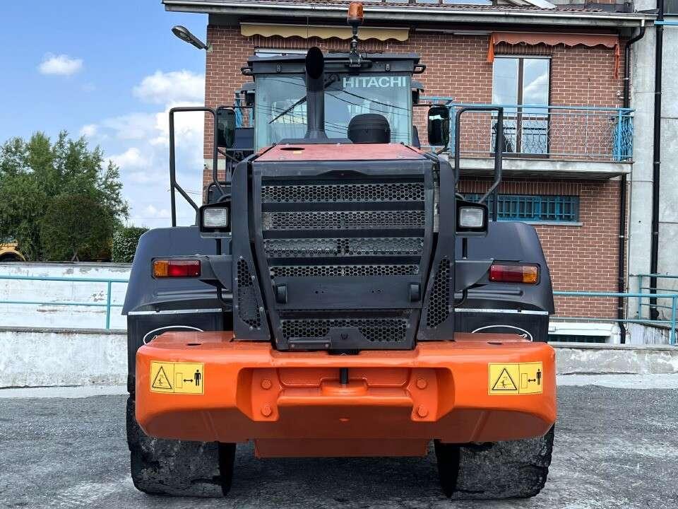 Hitachi ZW220-5B Photo 12
