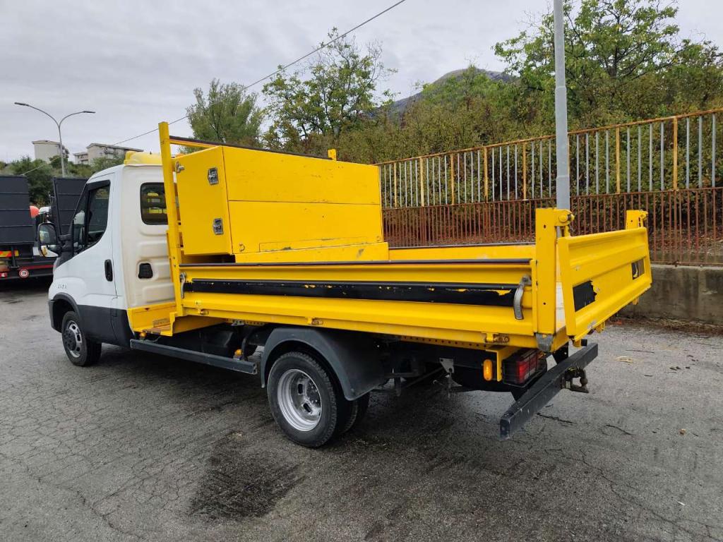 Iveco DAILY 35-140 Photo 2