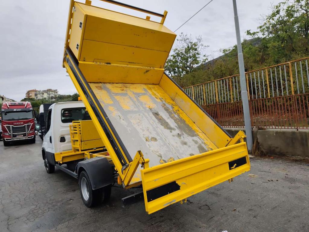 Iveco DAILY 35-140 Photo 29