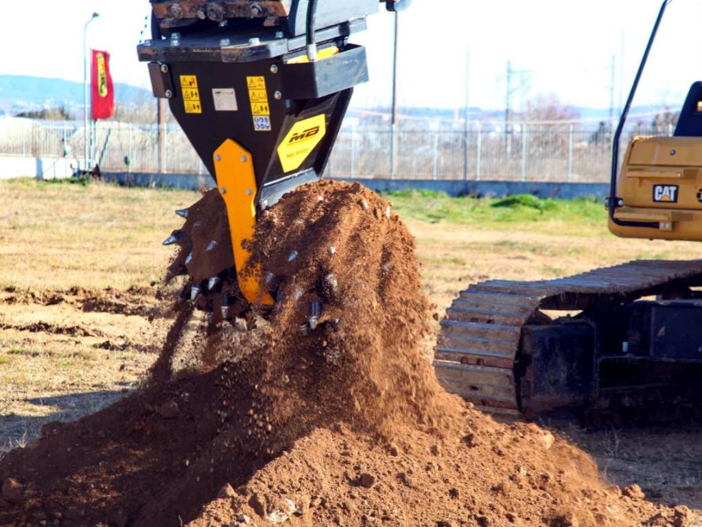 MB CRUSHER MB-R900 Photo 1