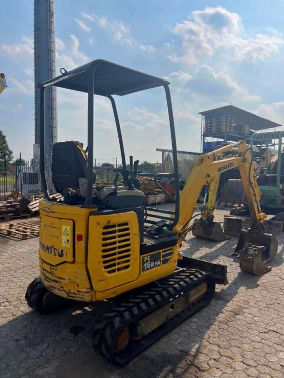 Komatsu PC16R-3HS Photo 3