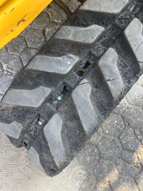 Komatsu PC16R-3HS Photo 5