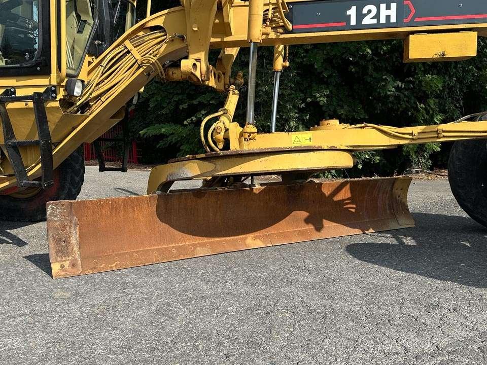 Caterpillar 12H 6X4 Photo 14