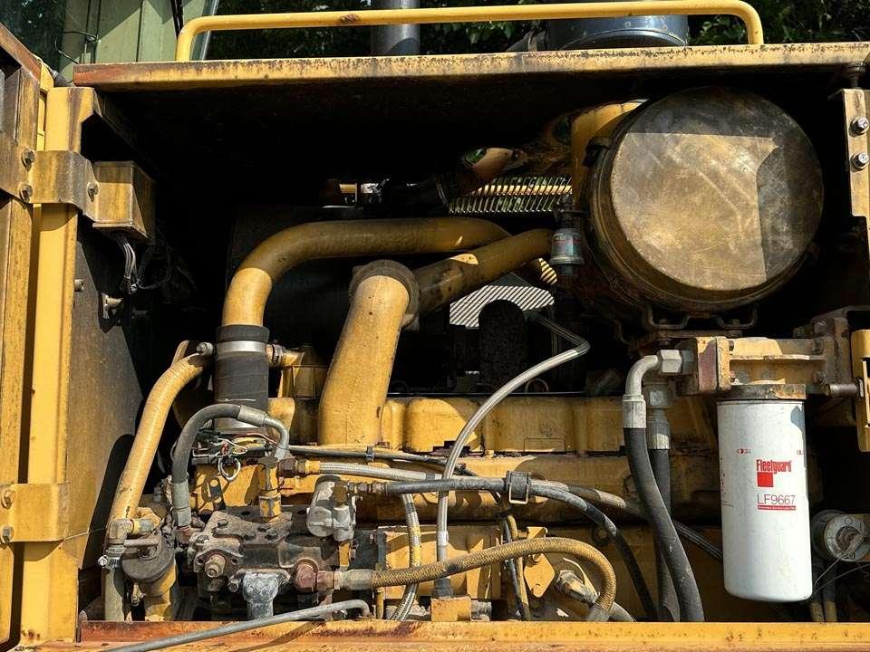 Caterpillar 12H 6X4 Photo 16