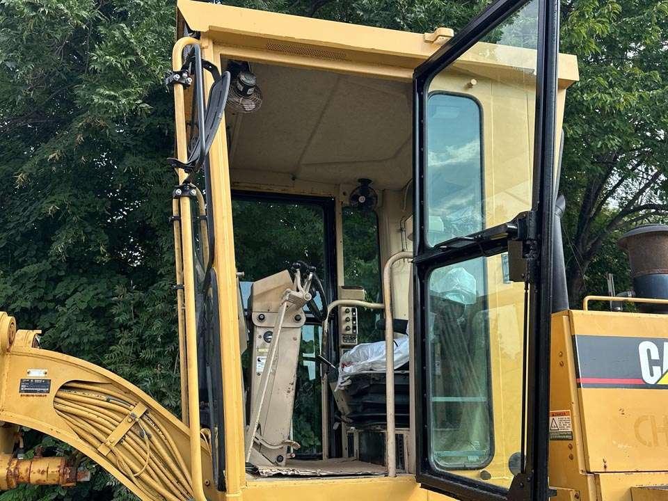 Caterpillar 12H 6X4 Photo 17