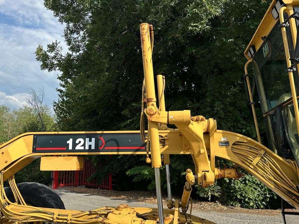 Caterpillar 12H 6X4 Photo 7