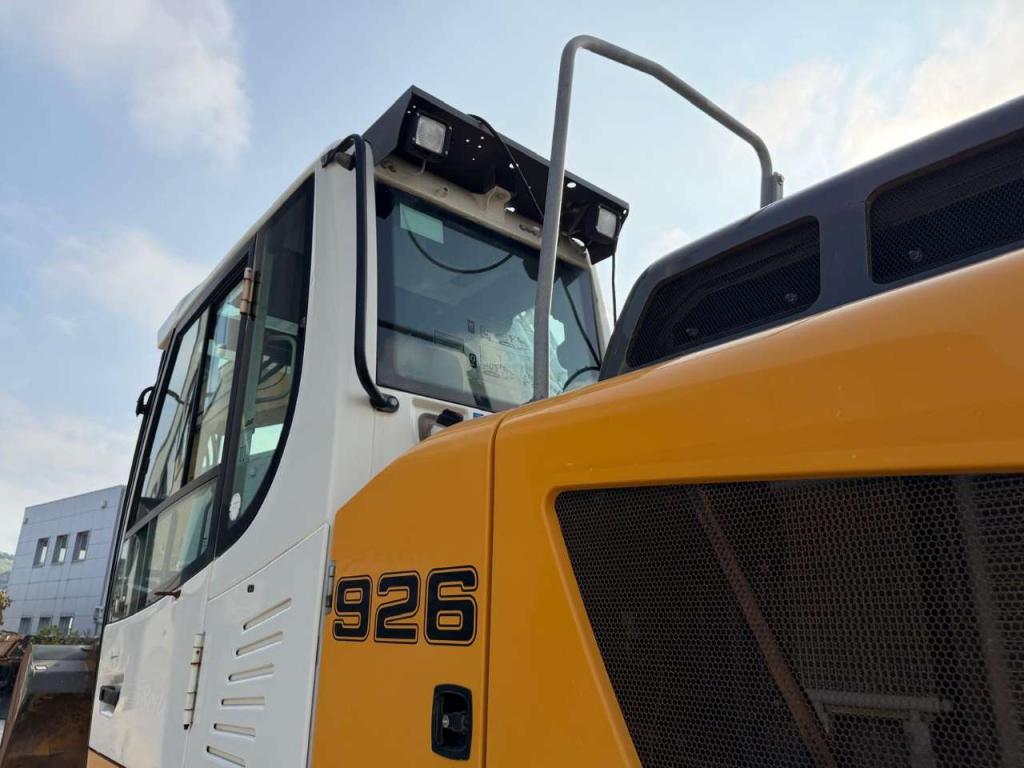 Liebherr R926 LC Photo 3