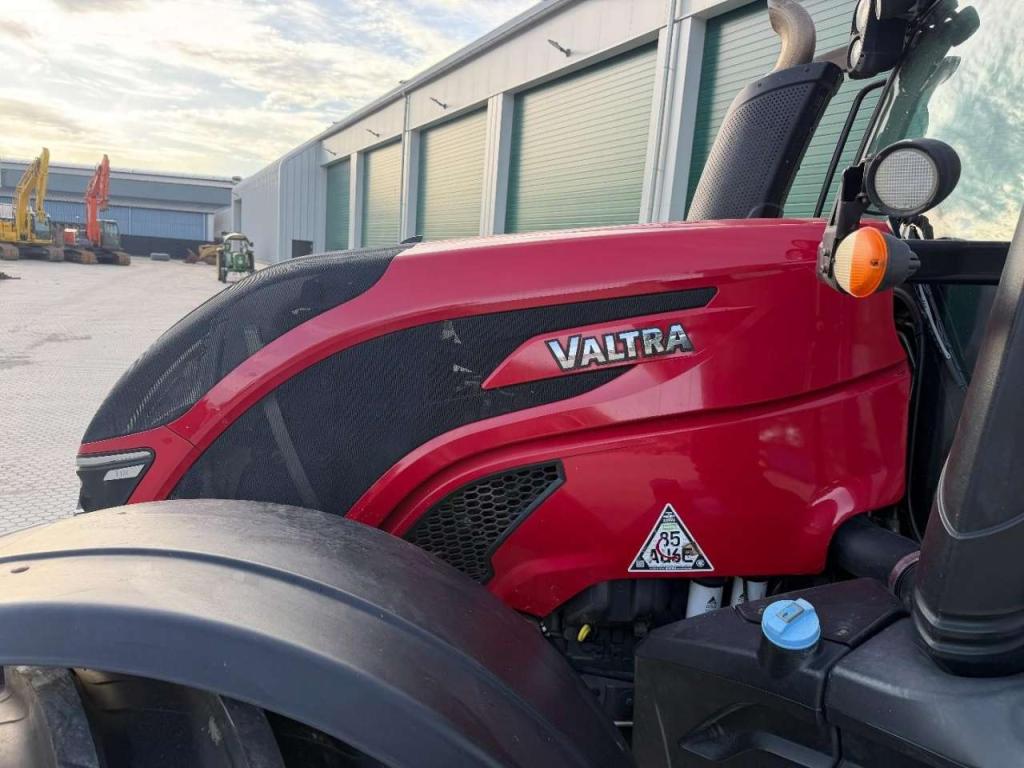 Valtra T 174 GOOD TIRES Photo 13