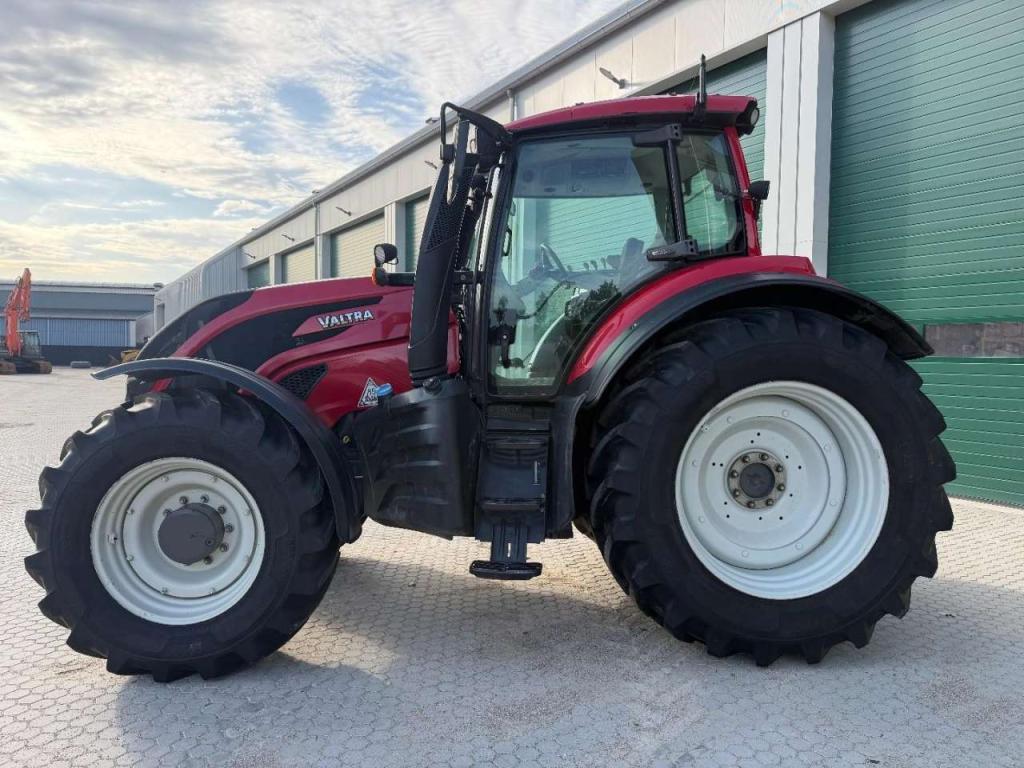 Valtra T 174 GOOD TIRES Photo 3