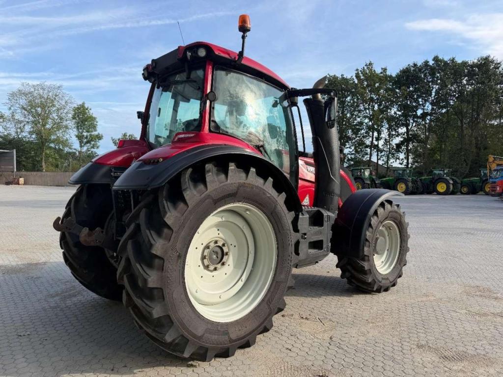Valtra T 174 GOOD TIRES Photo 6
