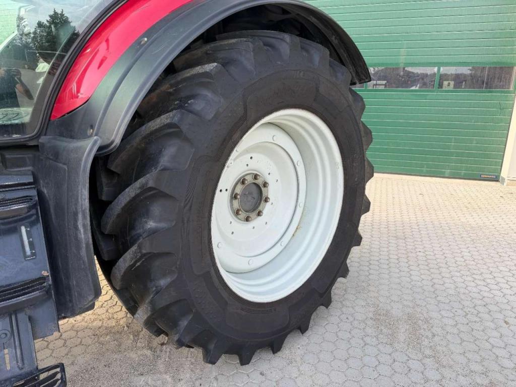 Valtra T 174 GOOD TIRES Photo 8
