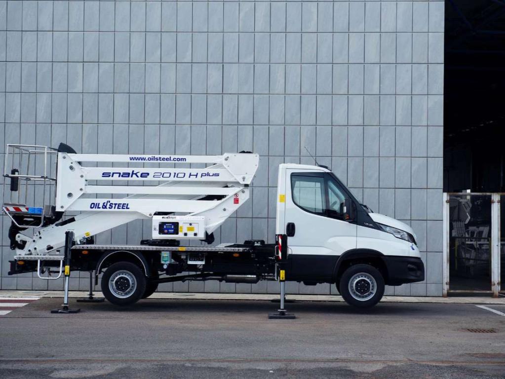 Oil&Steel Snake 2010 H plus SU IVECO DAILY 35S14H Photo 9