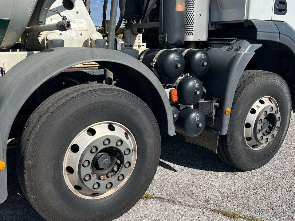 Iveco Trakker 410 8X4 Photo 7