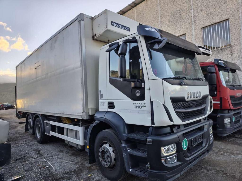 Iveco STRALIS HI-STREET 260S31 Photo 12