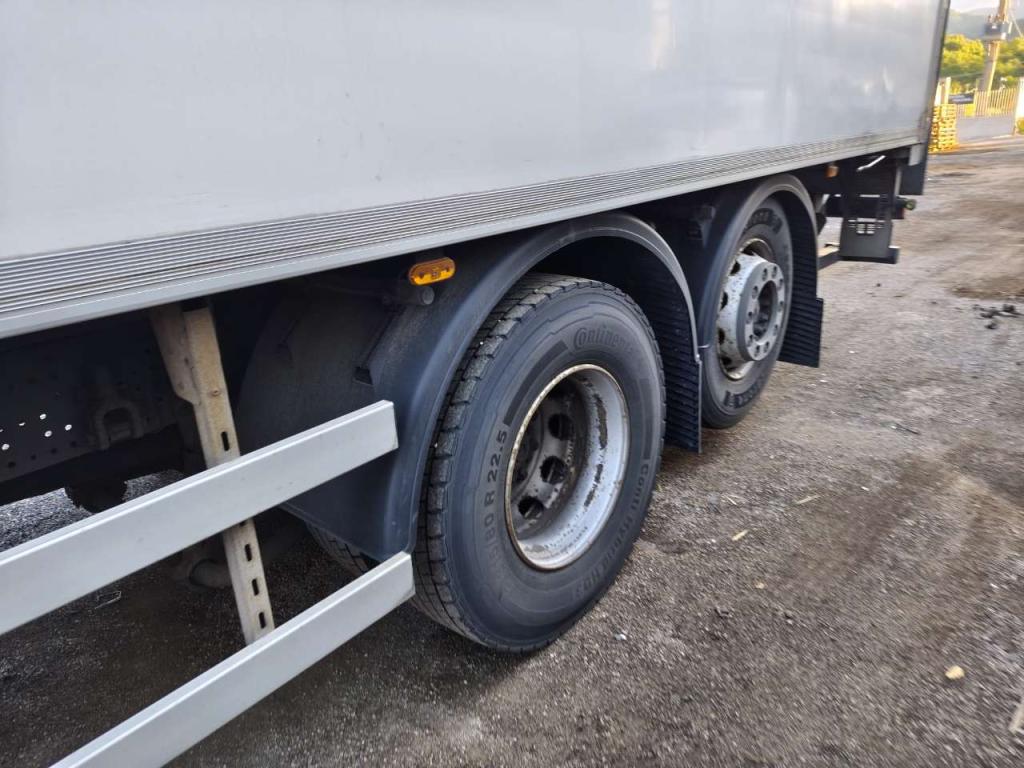 Iveco STRALIS HI-STREET 260S31 Photo 9