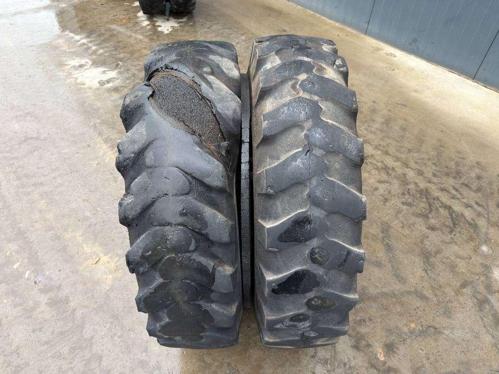 Pneu pour Bridgestone 1000 x 20 Set / 10.00 x 20: 4x2 Tyres Photo 17