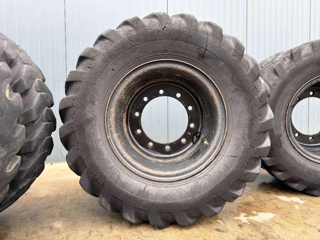 Pneu pour Bridgestone 1000 x 20 Set / 10.00 x 20: 4x2 Tyres Photo 6