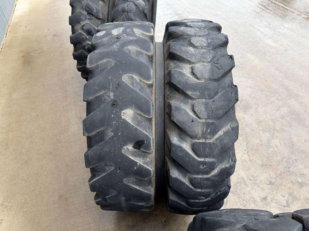Pneu pour Bridgestone 1000 x 20 Set / 10.00 x 20: 4x2 Tyres Photo 8