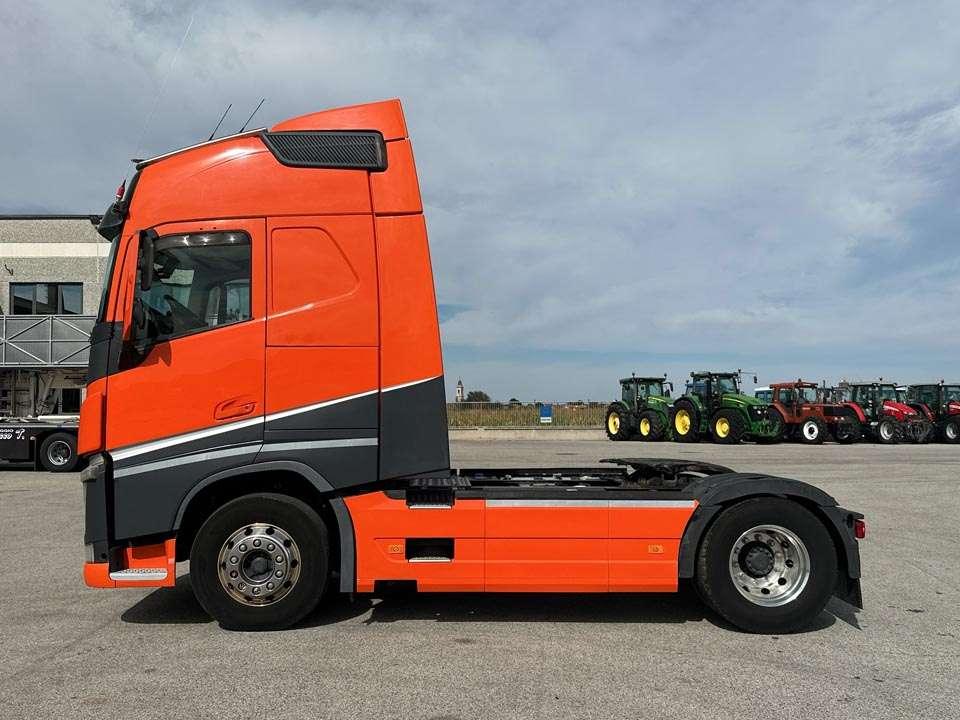 Volvo FH 540 4x2 Photo 2