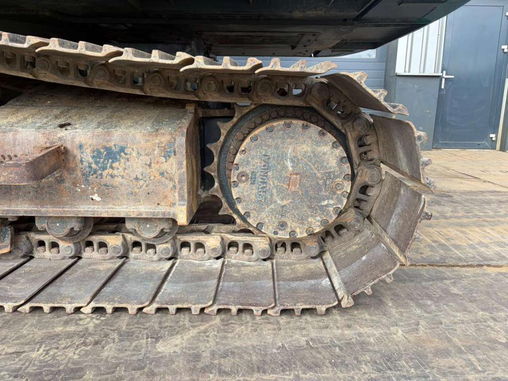 Hyundai HX260L Photo 14