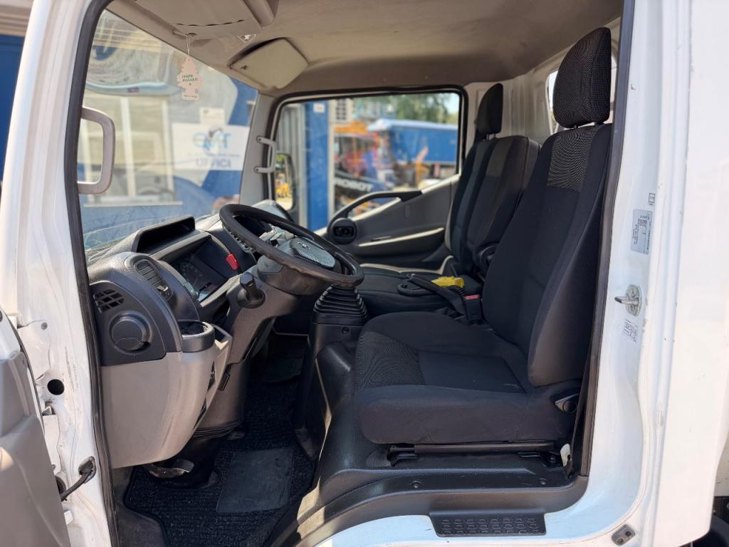 Nissan Cabstar NT400 Photo 5