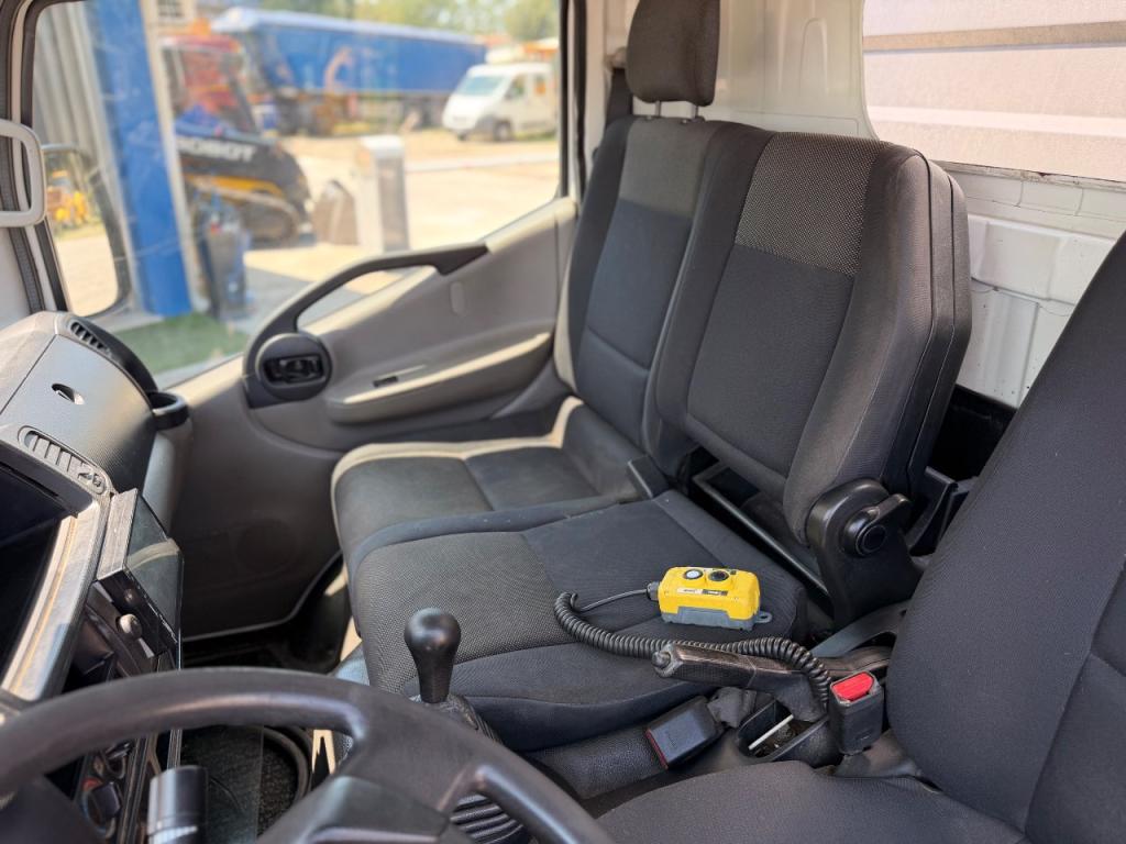Nissan Cabstar NT400 Photo 7