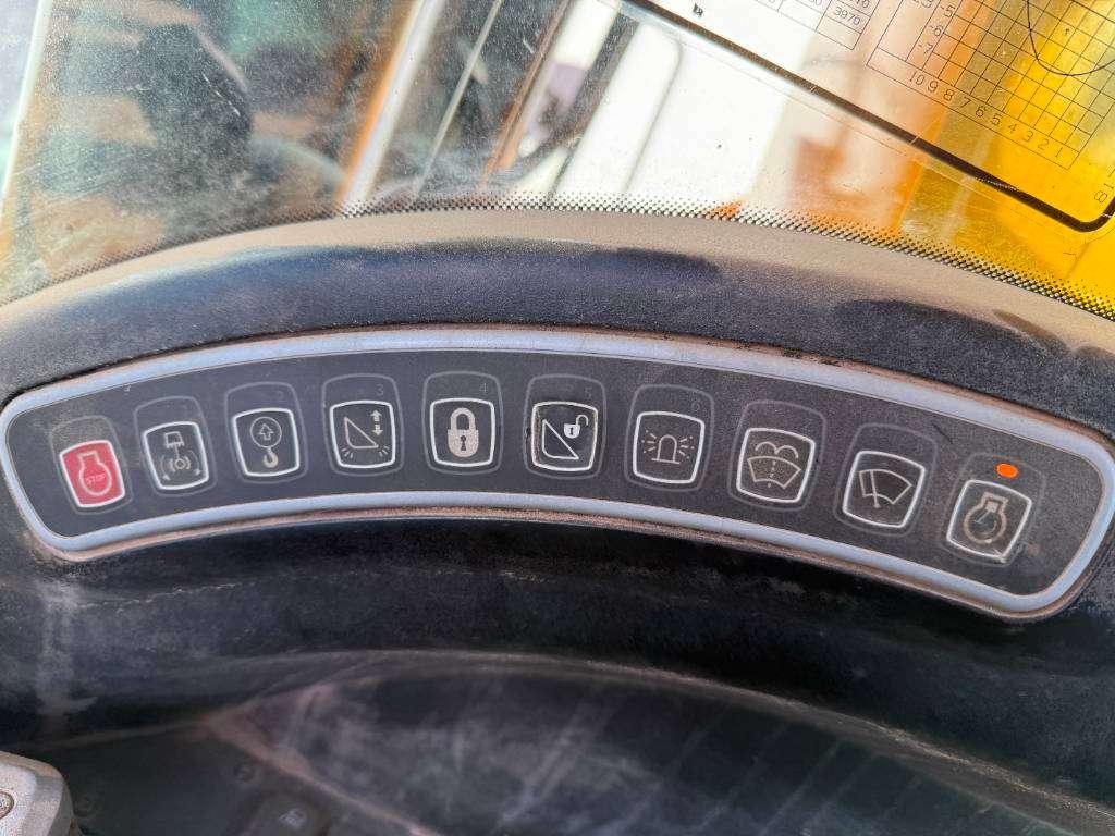 JCB JS260LC - Hammer Lines / Heated Seat Photo 12