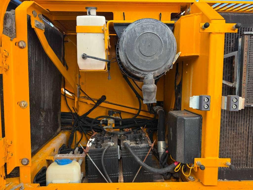JCB JS260LC - Hammer Lines / Heated Seat Photo 26