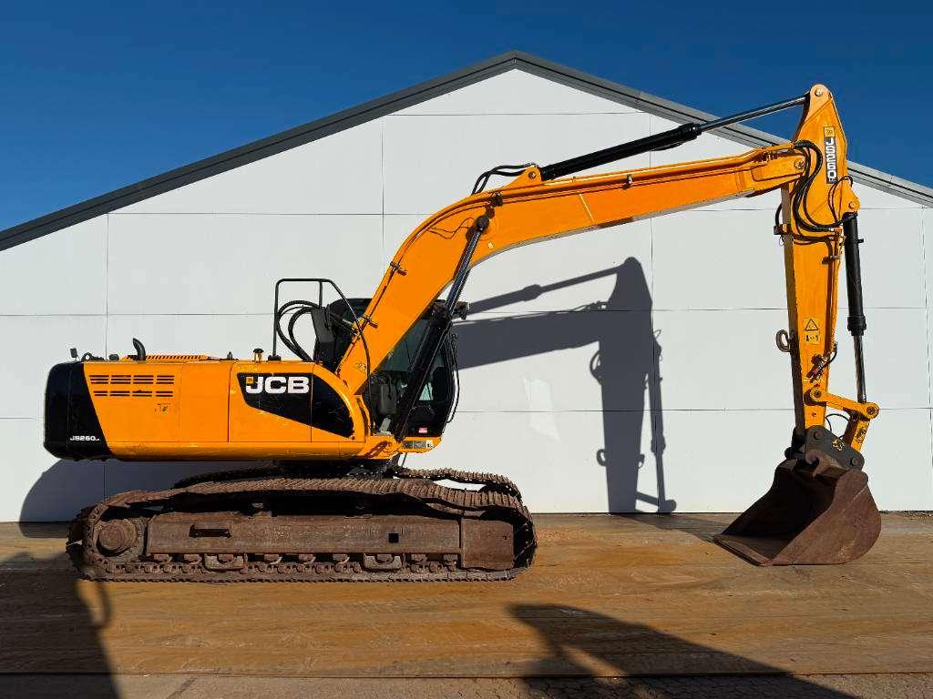 JCB JS260LC - Hammer Lines / Heated Seat Photo 6